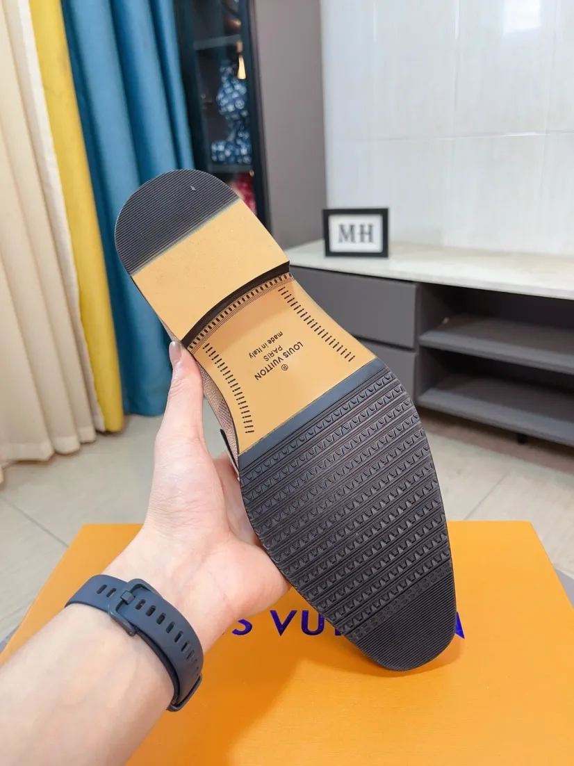 Ex-factory price 720🌹🌹High version [LV] Louis Vuitton's popular casual leather shoes🎖Fashionable and elegant🎖🎖Material: Original imported open-edge beaded cowhide, washed cowhide leather lining, original open-molded rubber outsole, high-end and classy, ​​elegant quality, instantly transforming into a handsome man ❤❤Standard\nNumber: 38-44